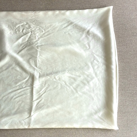 SLIP 100% Pure Mulberry Silk Queen Envelope Pillowcase – Ivory – Like New - Picture 4 of 9
